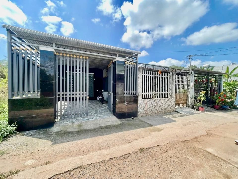 Bán Gấp Nhà Xã Phú Đông, Đồng Nai - 145m², 2.2 Tỷ, Sổ Hồng Riêng