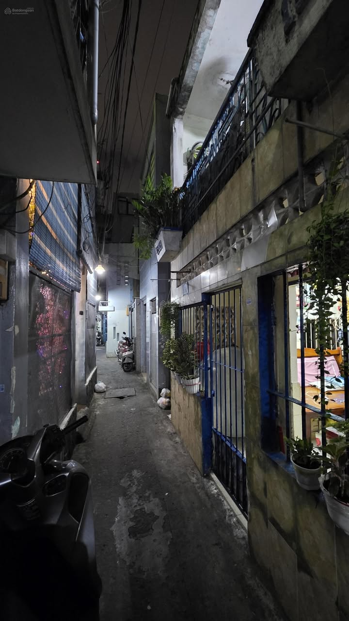 Nhà Riêng Quận 10 49.3m² giá 6.3 tỷ - Chính chủ bán, 2 mặt hẻm