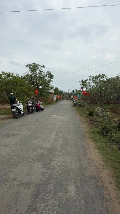 Đất nền Eakly, Buôn Đôn 700m² - Sổ đỏ chính chủ, giá hơn 1 tỷ