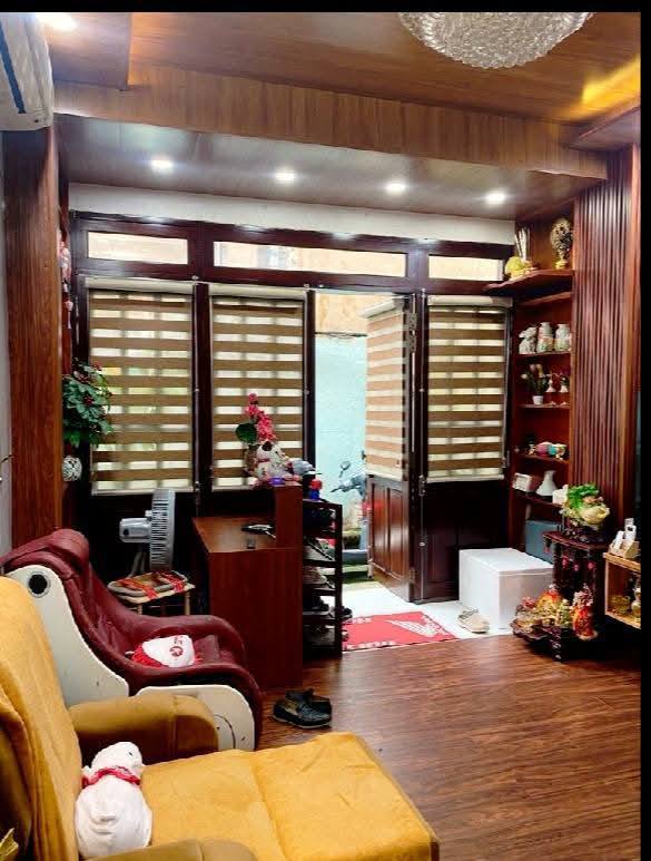 Nhà riêng Quận 1 37m² nhỉnh 6 tỷ - Vị trí đẹp, an cư lý tưởng!