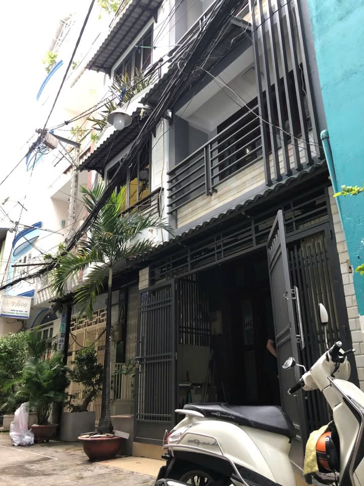 Nhà Hẻm Xe Hơi Nguyễn Tri Phương Q10 - 28m², 3 Lầu, Giá 8.7 Tỷ