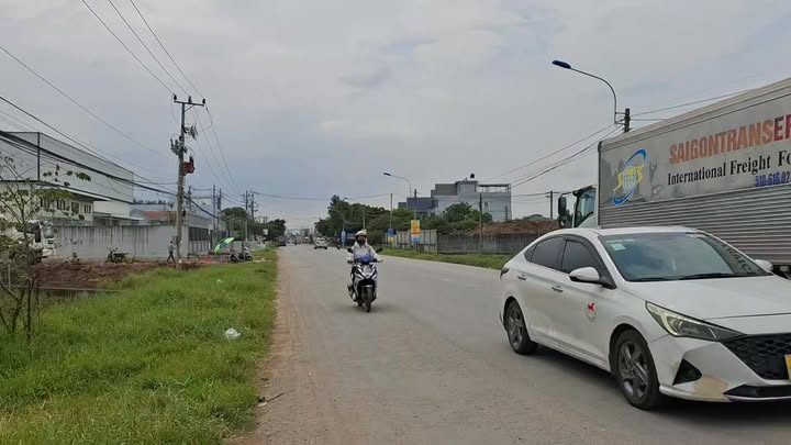 Đất nền Nguyễn Hữu Trí Bến Lức 300m² 8.7 tỷ - Sổ đỏ chính chủ