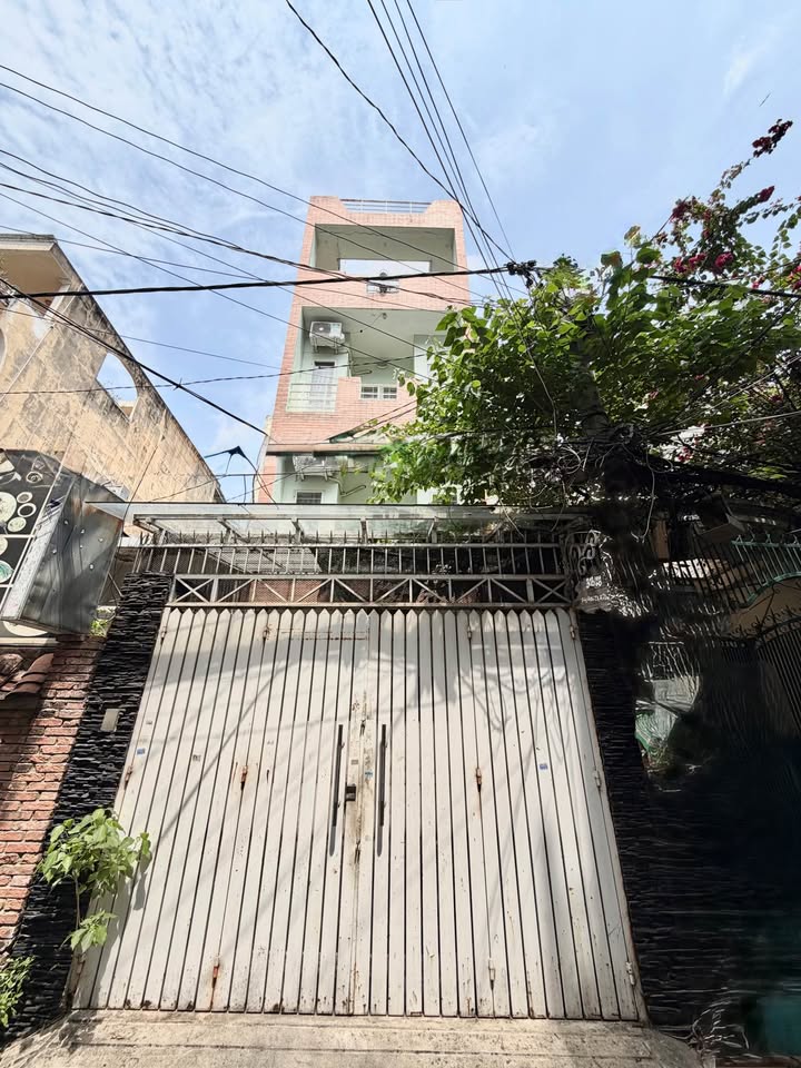 Nhà Phố Út Tịch Tân Bình 99m² - Mặt tiền kinh doanh đắc địa!