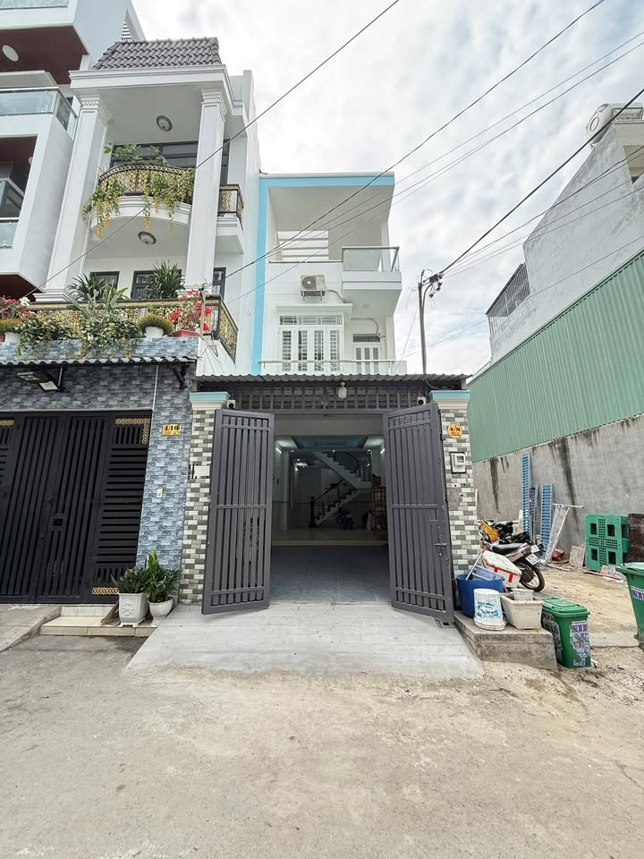 Nhà riêng Quận 12 68m² giá 5.85 tỷ - Ô tô vào tận nhà!