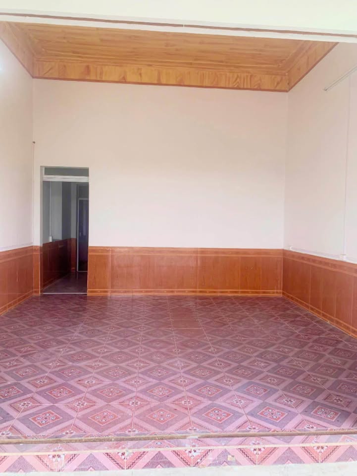 Bán Đất Tặng Nhà 152m² Mặt Tiền 5m, Uông Bí - Sổ Đỏ Sẵn Sàng