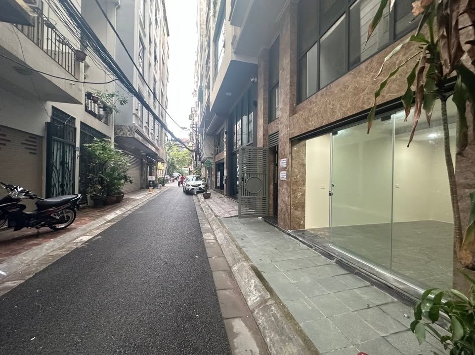 Cửa hàng/Văn phòng Ngõ 18 Nguyên Hồng 25m² - Mặt tiền kinh doanh đắc địa!