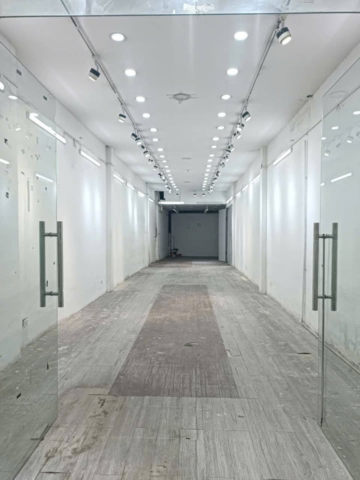 Mặt bằng KD Xuân Thủy, Cầu Giấy 110m² - Vị trí đắc địa, sầm uất