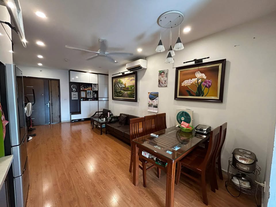 Chung cư 3PN Nguyễn Văn Huyên 100m² - Gần Starlake, Hơn 8 tỷ