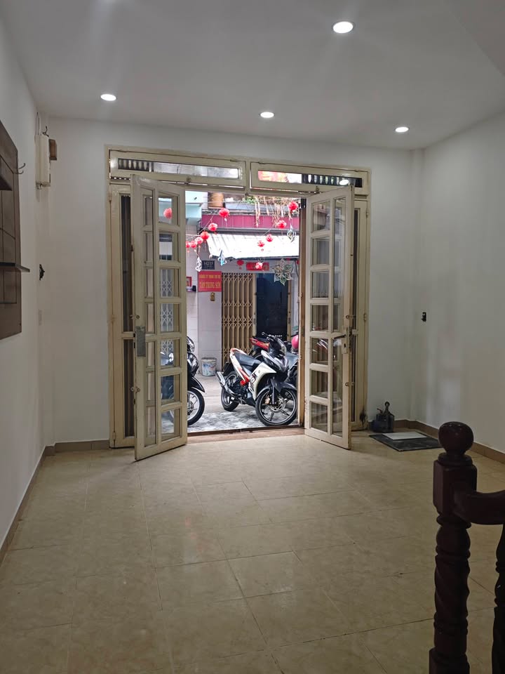 Nhà Tân Phú Lũy Bán Bích 64m² 13 triệu - Ô tô vào tận nhà