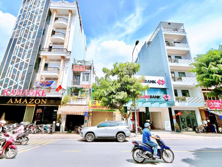 Nhà Phố Tân Sơn Nhì, Tân Phú 25 triệu/tháng - Mặt tiền kinh doanh đắc địa!