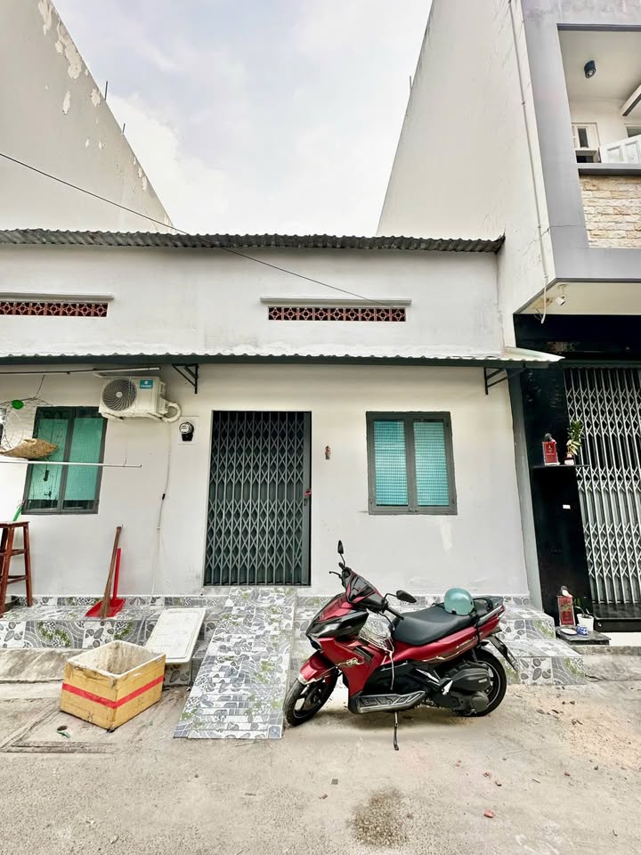 Cho Thuê Nhà Mặt Đất Nguyễn Văn Yến, Tân Phú - 4 Triệu/Tháng