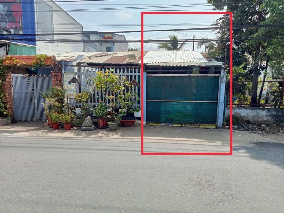 Nhà mặt tiền 826C Cần Giuộc 220m² - Mặt tiền kinh doanh đắc địa!