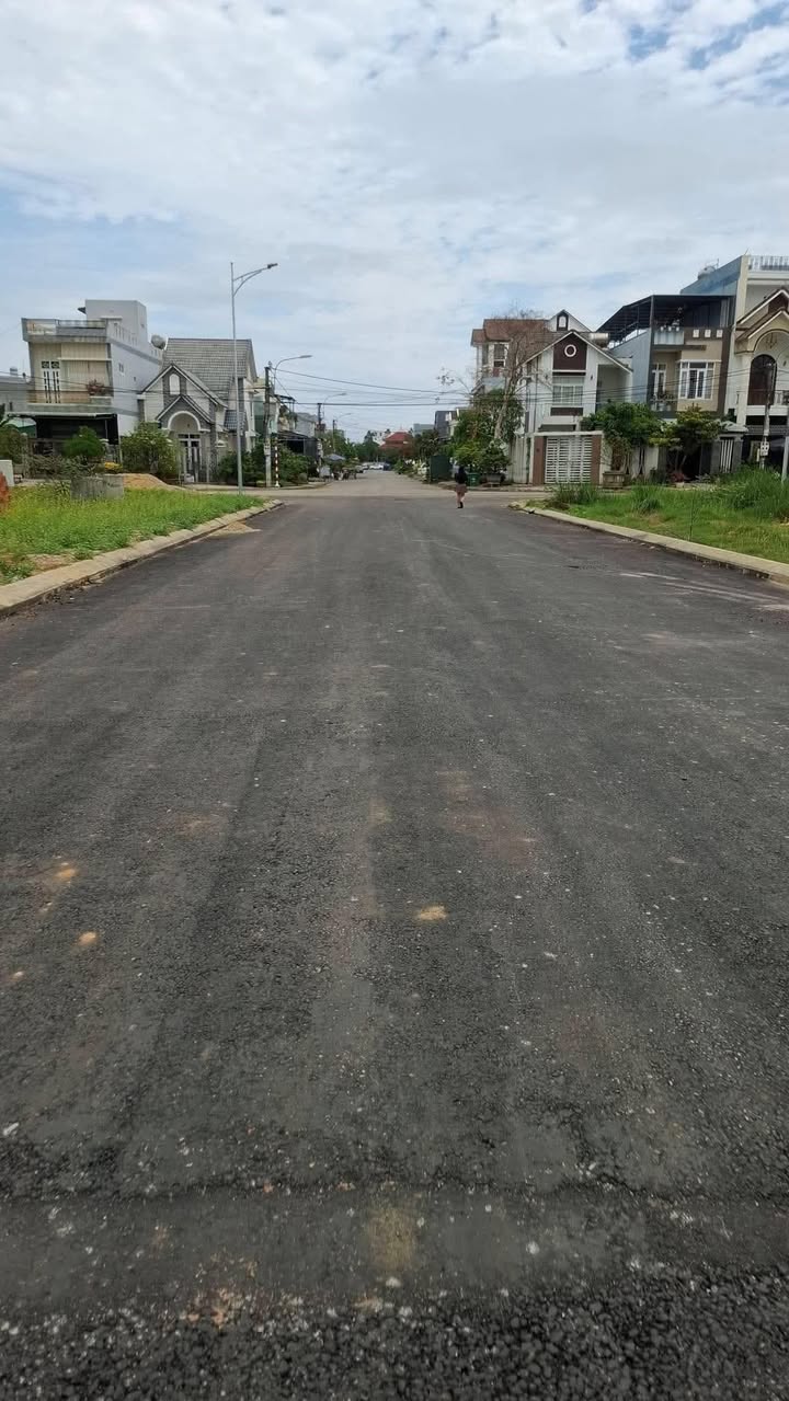 Đất Vàng Mặt Tiền T9, Q. Hải Châu, Đà Nẵng - 120m² Giá 2.2 Tỷ