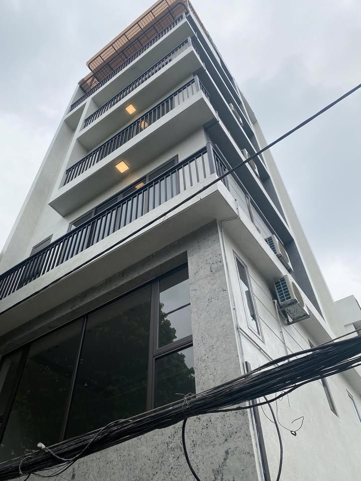 Nhà Ngọc Thụy 52m² - Lô góc, ô tô tránh, thang máy xịn sò!