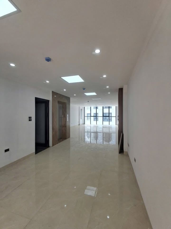 Cho thuê văn phòng 90m² TĐC Ngọc Thụy, Long Biên - Thang máy, ô tô tránh