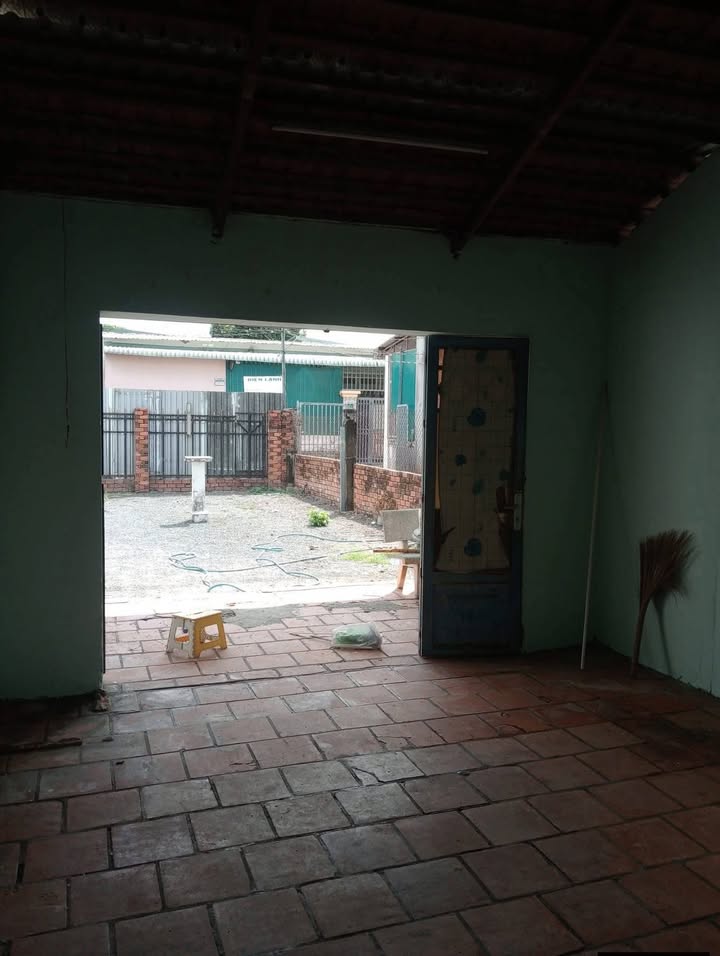 Nhà 300m² Có Sân Vườn 214m² Tại Dĩ An - Giá Thuê 4 Triệu/Tháng