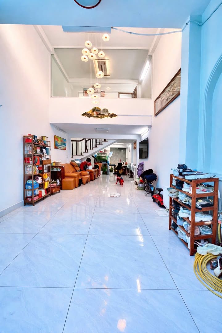 Nhà Hẻm 5m Bình Tân 54m² - 3PN, 3 Tầng - Giá 5.68 Tỷ