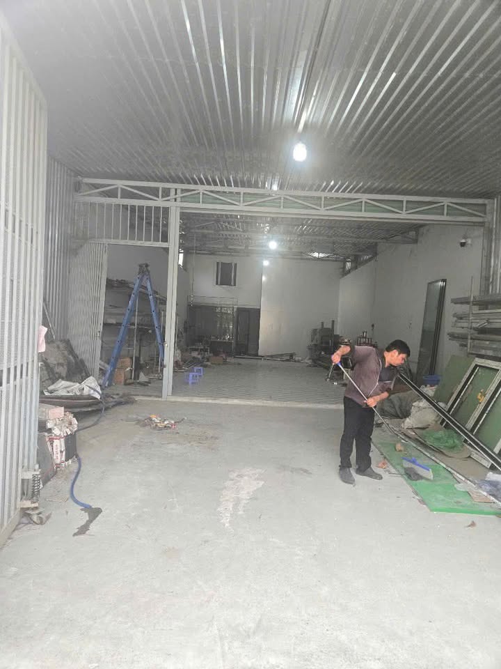 Nhà xưởng Quận 12 192m² giá 3.7 tỷ - Hoạt động ngay!