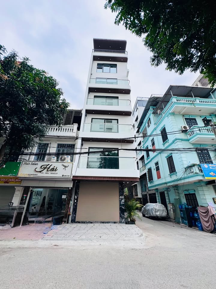 Cho thuê Tòa nhà Văn phòng 40m² Gia Thụy, Long Biên - Sẵn sàng làm việc!