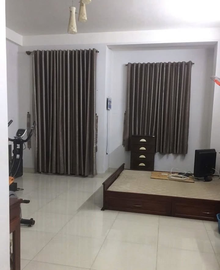 Nhà Nguyên Căn Tạ Quang Bửu, Q8 - 11PN KD CHDV 30 Triệu/tháng