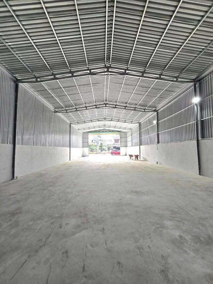 Kho/Xưởng Phú Tân, Thủ Dầu Một 300m² - Gần KCN, Container thoải mái!