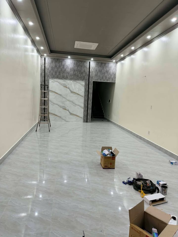 Cho thuê nhà 90m² 4 tầng, ô tô đỗ cửa Nguyễn Bỉnh Khiêm, Hải Phòng