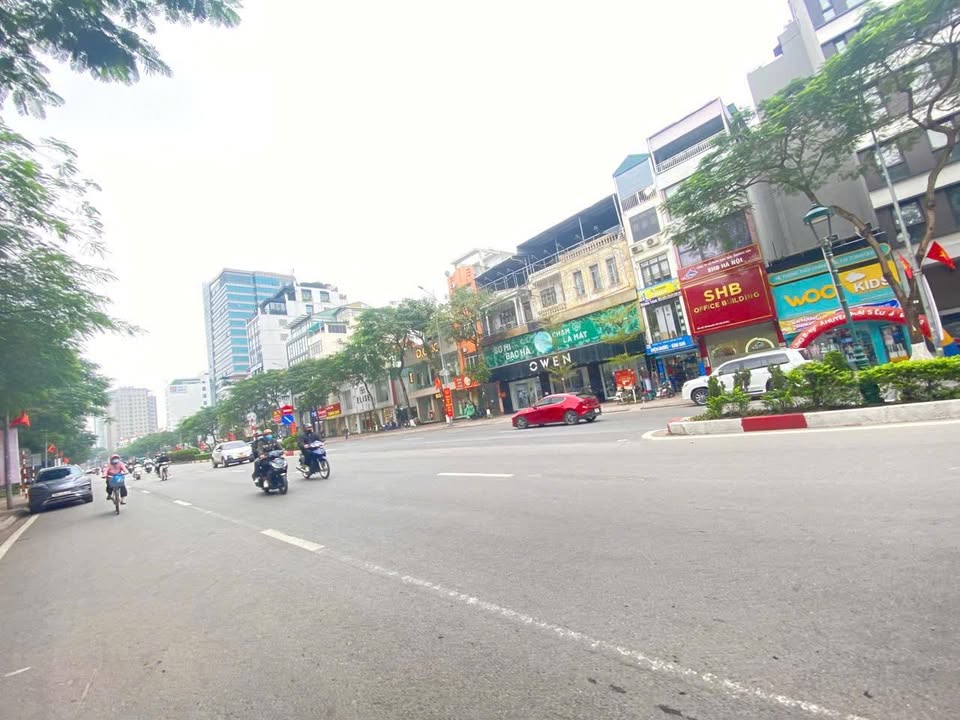 Nhà phố Nguyễn Văn Cừ 75m² - Mặt tiền kinh doanh sầm uất!