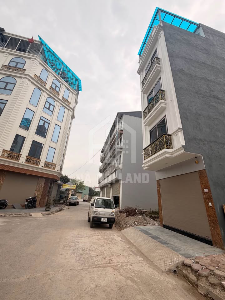 Nhà Kim Chung Hoài Đức 40m² - Ô tô vào tận nhà hiện đại!