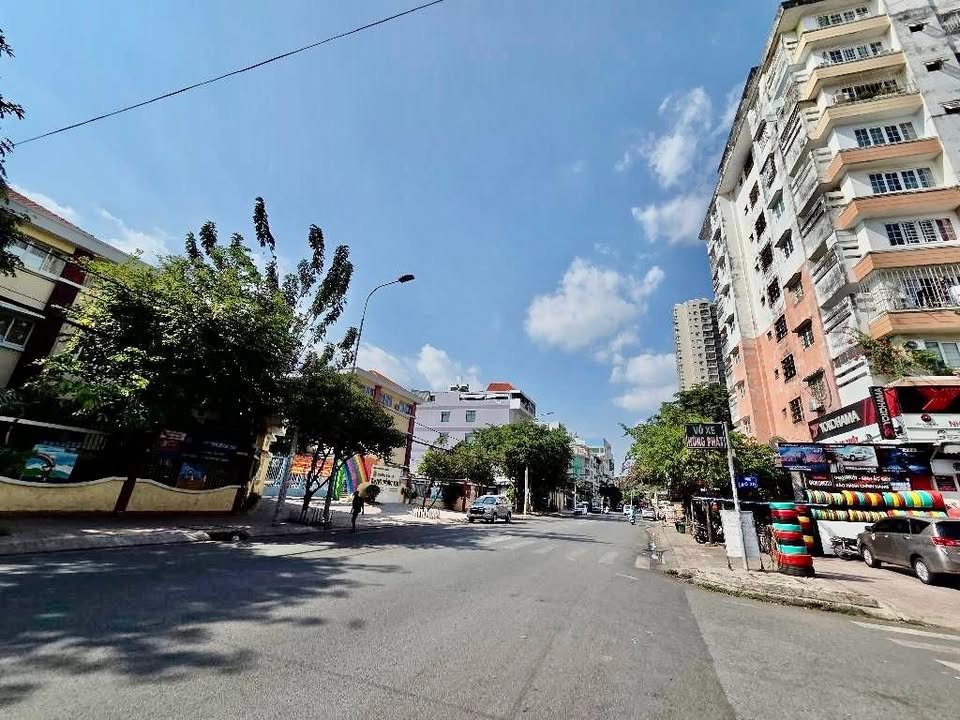 Nhà Mặt Tiền Đường 23, Quận 6 - 4 Tầng, 88m², Sổ Hồng Riêng