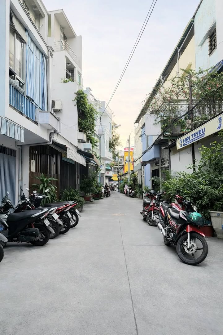 Nhà 4 Tầng Lý Thái Tổ, Q10 - 38m², 5PN Khép Kín - 7 Tỷ