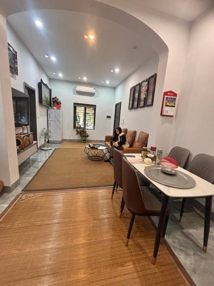 Chung cư Lý Nam Đế 65m² - Sổ đỏ chính chủ, vị trí đắc địa