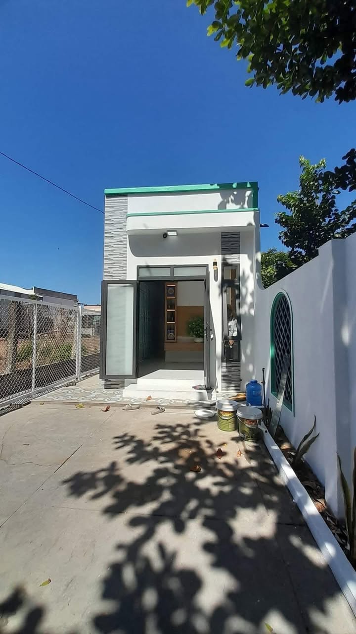 Nhà Thổ Cư 100m² Thị Trấn Ba Tri - Ô Tô Vào Tận Nhà, Giá Tốt 8xx Triệu