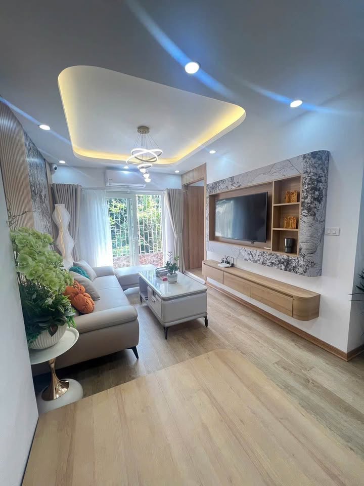 Bán tập thể 80m² Nguyễn Chí Thanh, Ba Đình - 3 mặt thoáng, ở ngay