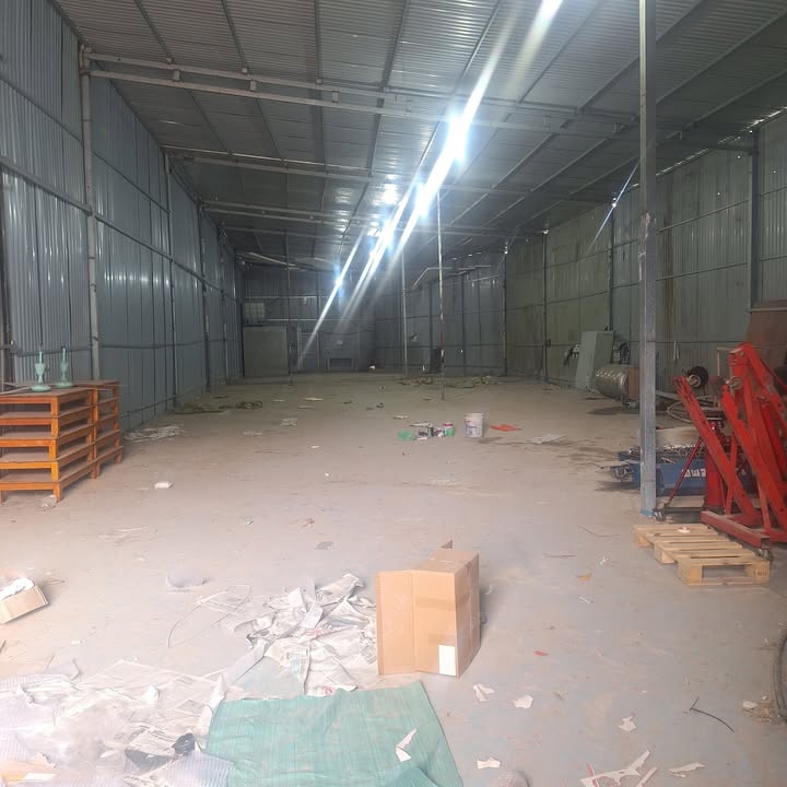 Kho 400m² Triều Khúc - Hoạt động ngay, container thoải mái!