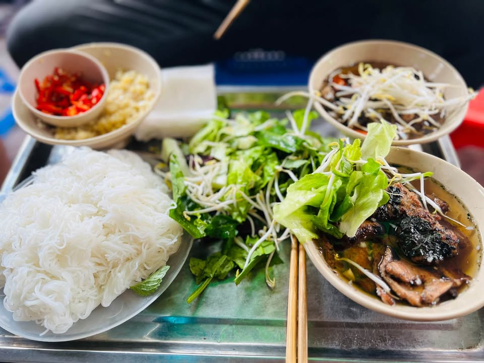 Mặt bằng kinh doanh Hàng Than, Hoàn Kiếm 40m² - Giá 3x triệu, sẵn sàng khai trương!