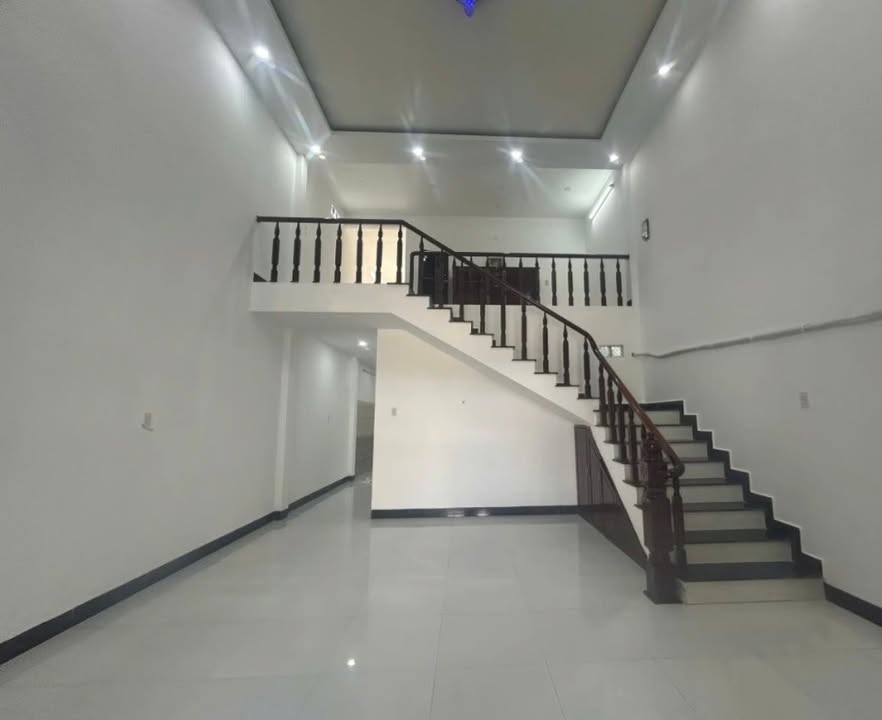 Nhà Nguyên Căn Gara Quyền, Tây Sơn 80m² - Sẵn Sàng Ở Ngay