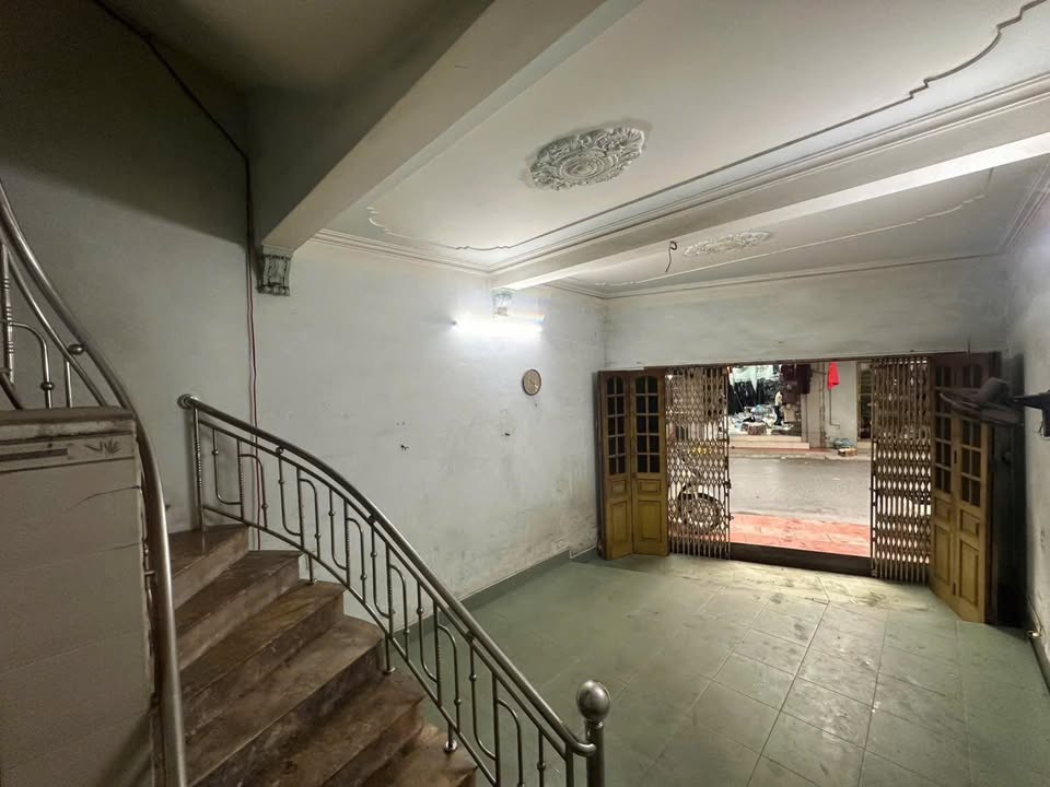 Nhà Mặt Phố Miếu 2, Hải Phòng - 31m² Kinh Doanh Tốt, Sổ Đỏ