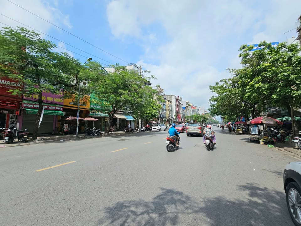 Nhà Mặt Tiền Tôn Đức Thắng, 25m² 3 Tầng - Giá 5.2 Tỷ