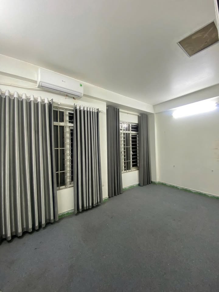 Nhà Nguyên Căn Võ Chí Công, Tây Hồ 50m² - Cách 1 Nhà Ra Phố, Tiện Kinh Doanh!