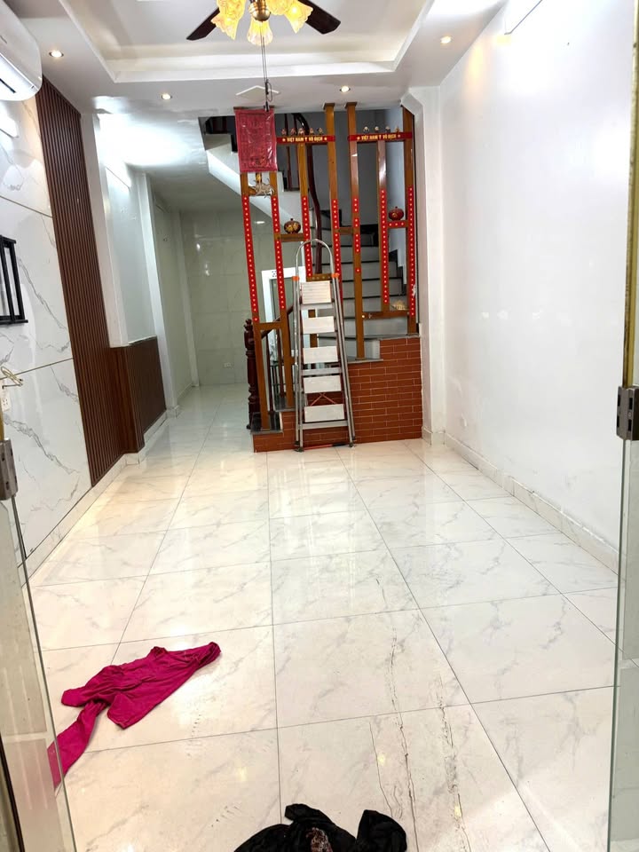Cho Thuê Nhà Nguyên Căn Phố Đông Thiên, Hoàng Mai - 105m², 3PN, Giá 8.9 Triệu