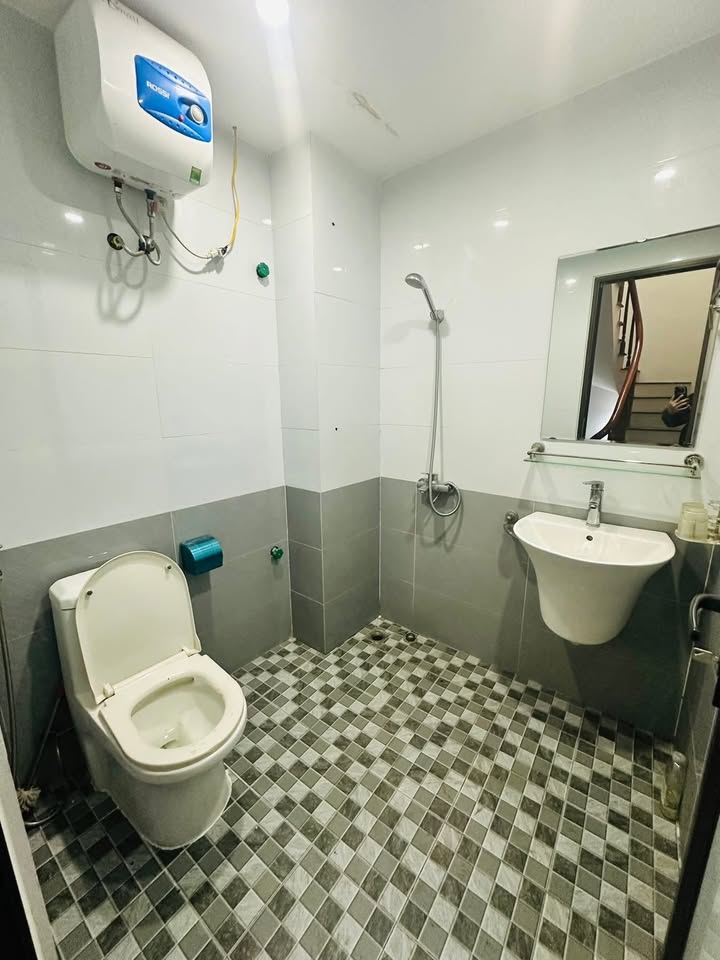 Nhà riêng Di Trạch, Hoài Đức 9 triệu/tháng - Ô tô đỗ cửa, sẵn sàng ở ngay!