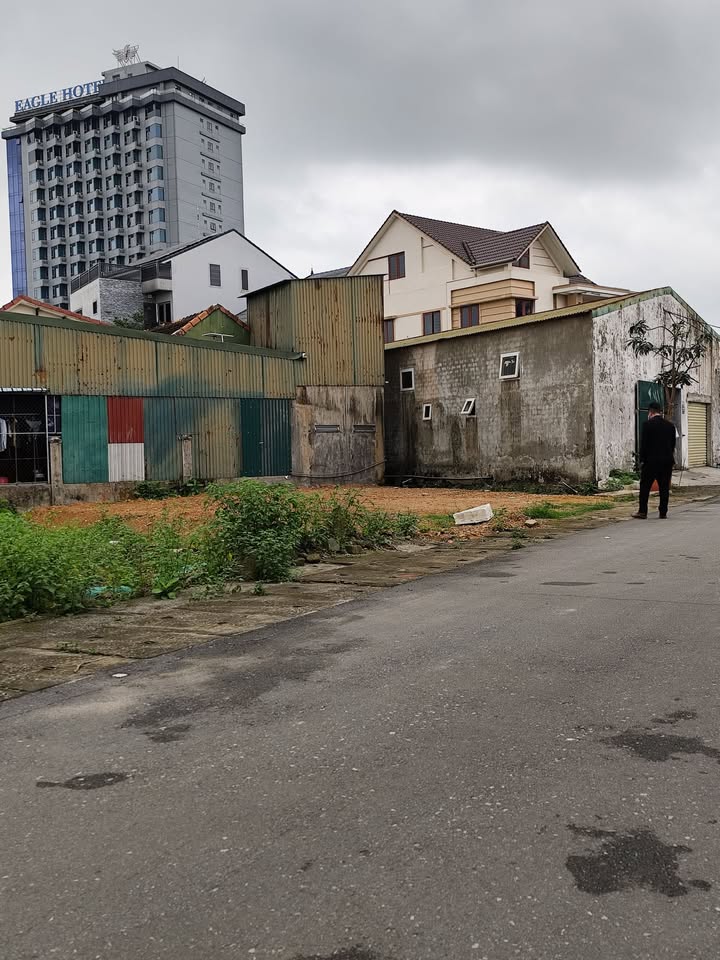 Bán đất Nguyễn Du, Quận 1 - 82m², 2-3 tỷ, ô tô tránh