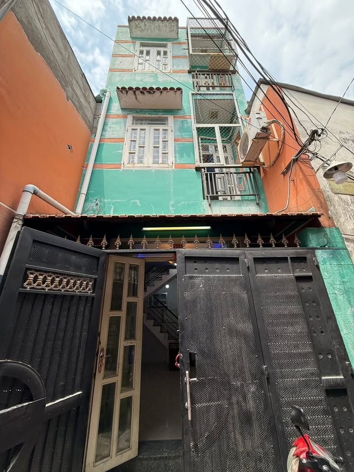 Nhà Hẻm Xe Hơi Huỳnh Văn Chính, Tân Phú - 4 Tỷ 9 TL - 4PN