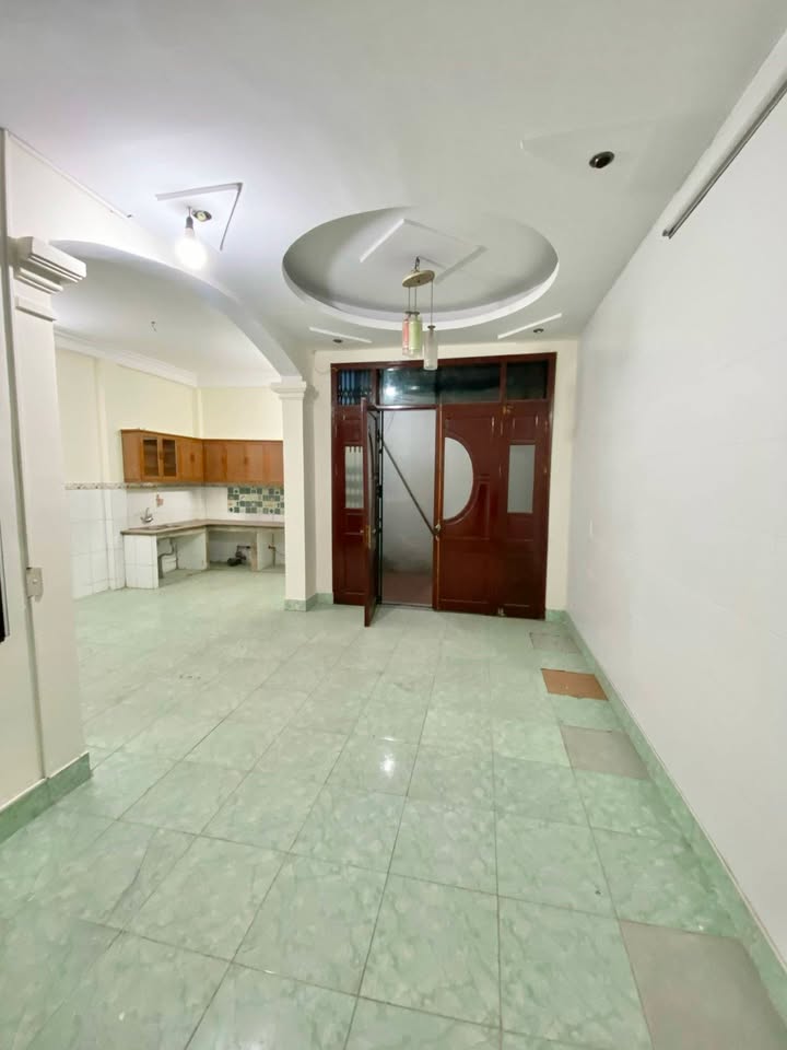 Nhà riêng 30m² Ngõ 13 Lĩnh Nam, Hoàng Mai – Sẵn sàng ở ngay!