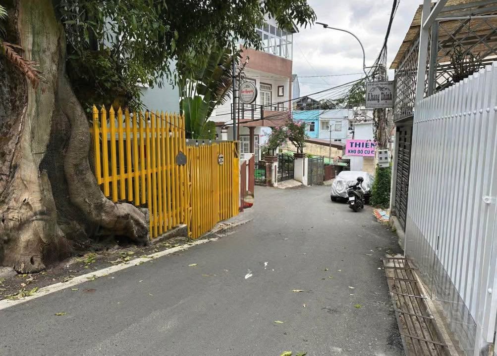 Nhà Phường 4 Đà Lạt 94m² giá 8.9 tỷ - Ô tô vào tận nhà