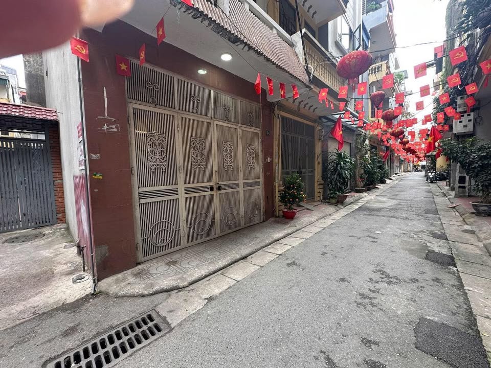 Bán nhà phố 8/3, Hai Bà Trưng 47m² - Ô tô vào nhà, sổ đỏ chính chủ