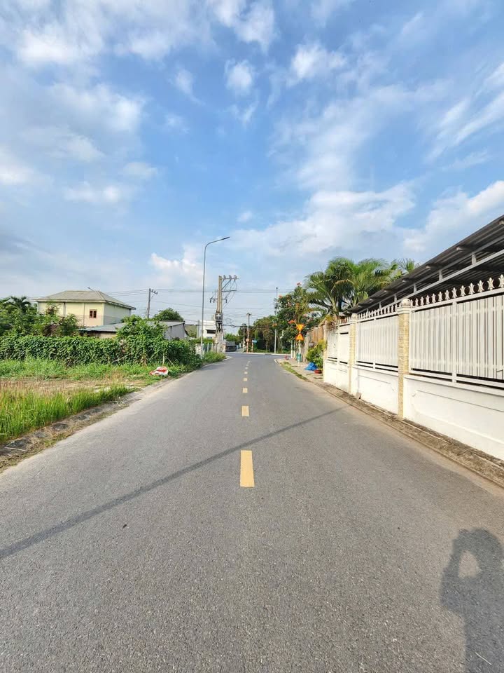 Đất Vàng Mặt Tiền Bình Nhâm 42, Thuận An - 374.8m² - Sổ Hồng Riêng - Giá 8 Tỷ TL