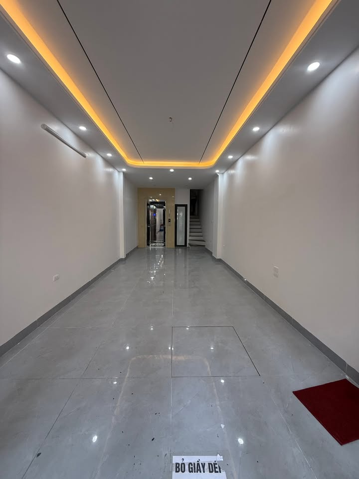 Nhà Ngoại Giao Đoàn 48m² 6 Tầng Thang Máy - Ngõ Thông Ô Tô, Sổ Vuông Đẹp