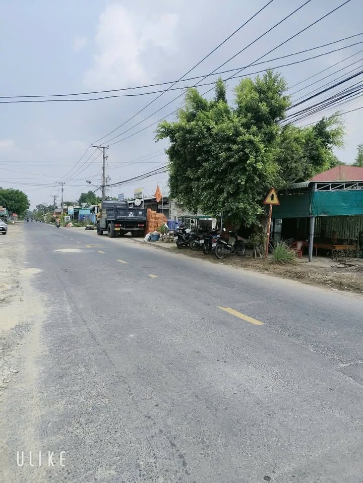 Nhà Phố Mặt Tiền Nguyễn Văn Cừ, Bình Chánh - 320m², Kinh Doanh Đỉnh Cao