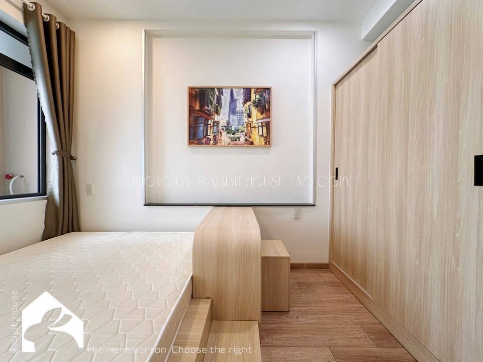 Phòng Ban Công Nguyễn Văn Cừ Q1 - Full Nội Thất Cao Cấp